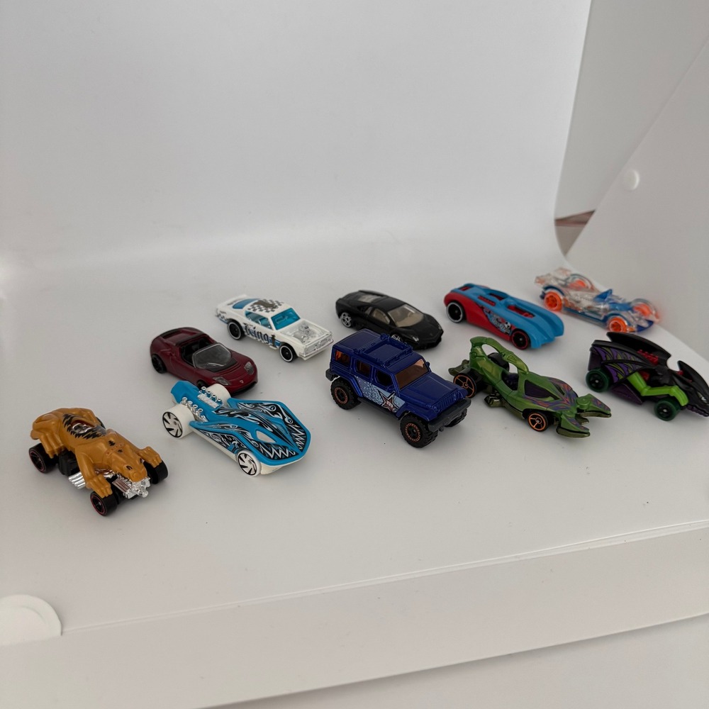 Hot Wheels Diecast Car Lot of 10 Jeep Lamborghini Tesla Sharkruiser Fantasy